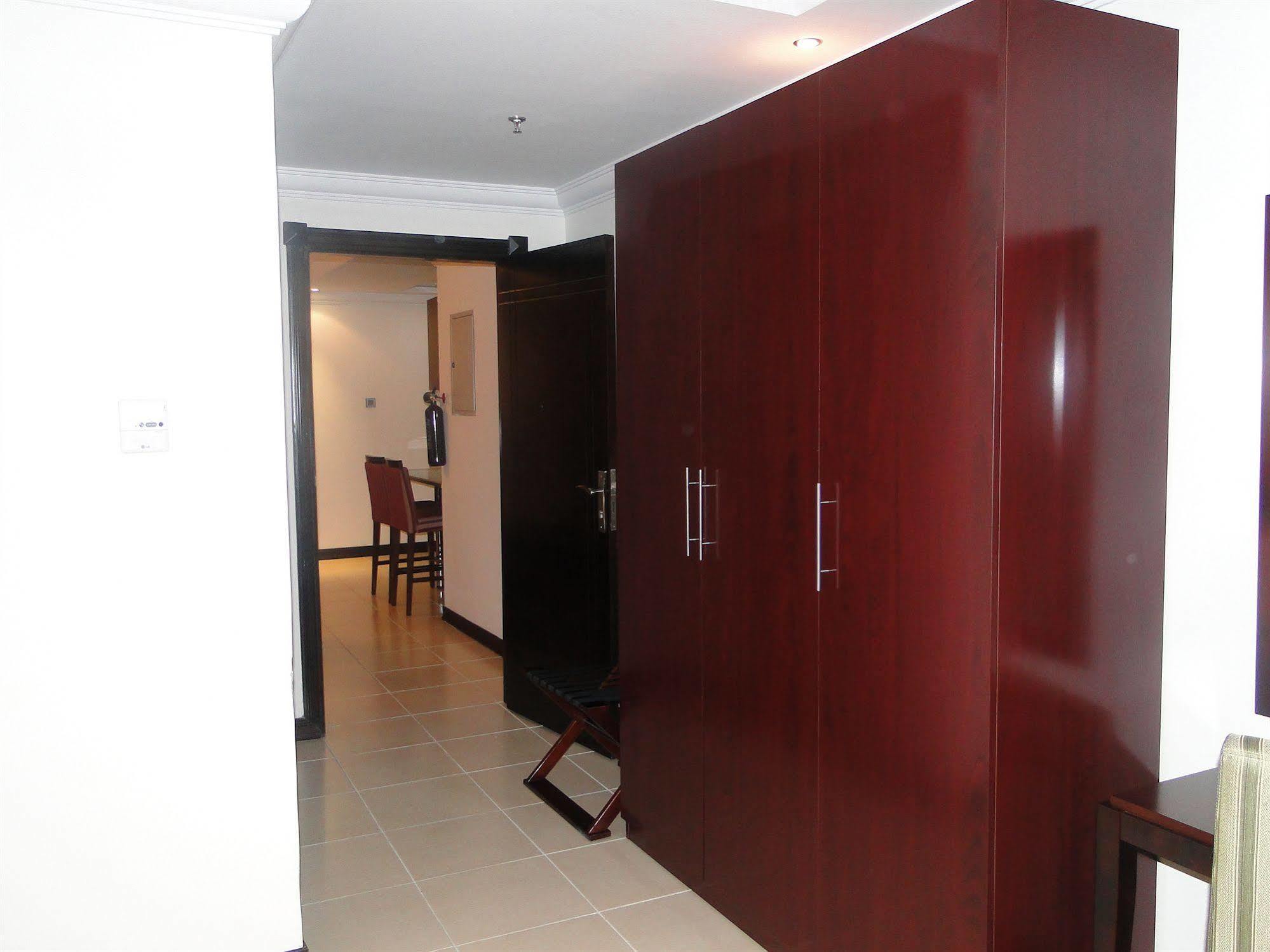 Ewan Ajman Suites Hotel Exterior foto
