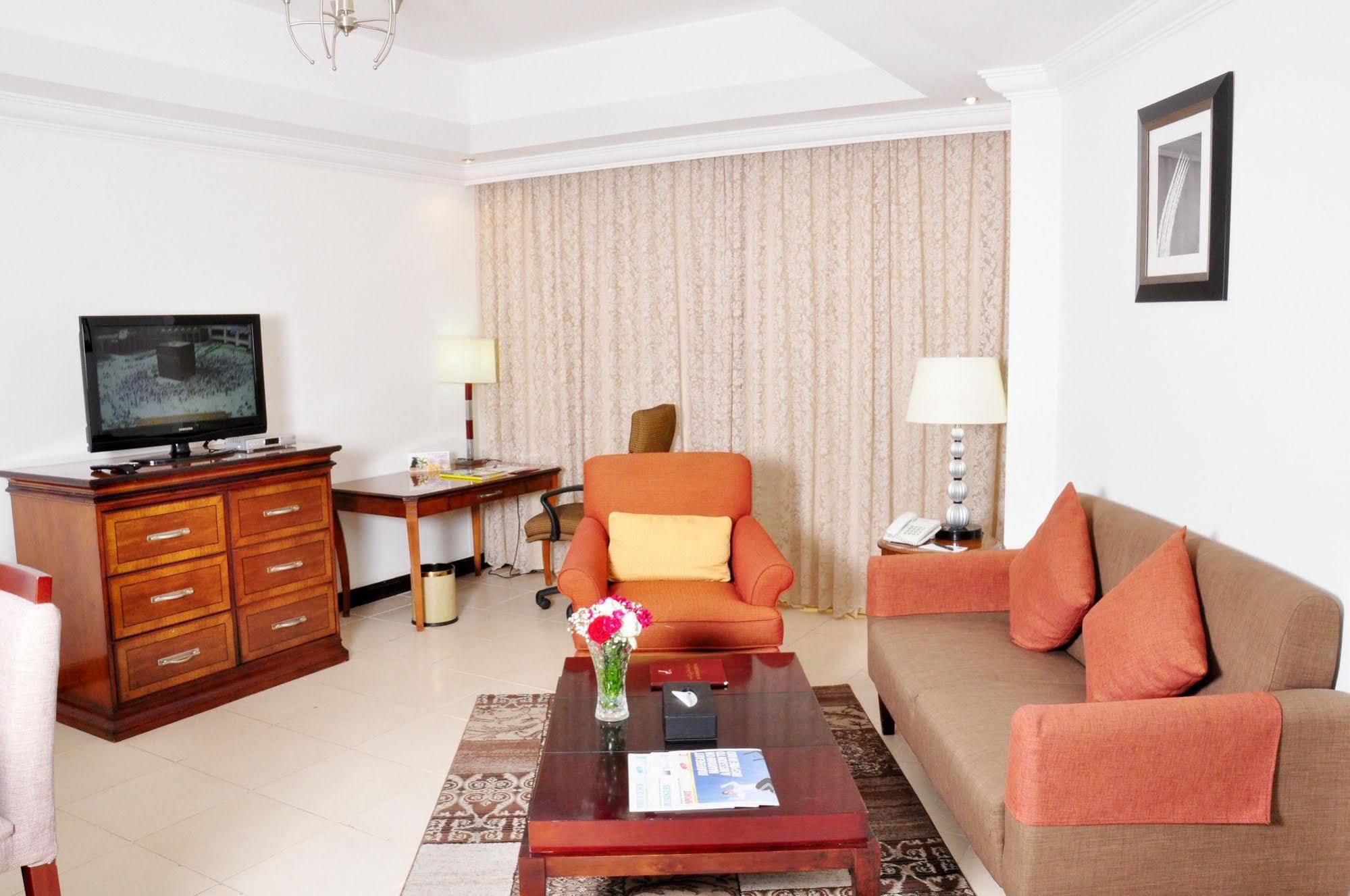 Ewan Ajman Suites Hotel Exterior foto
