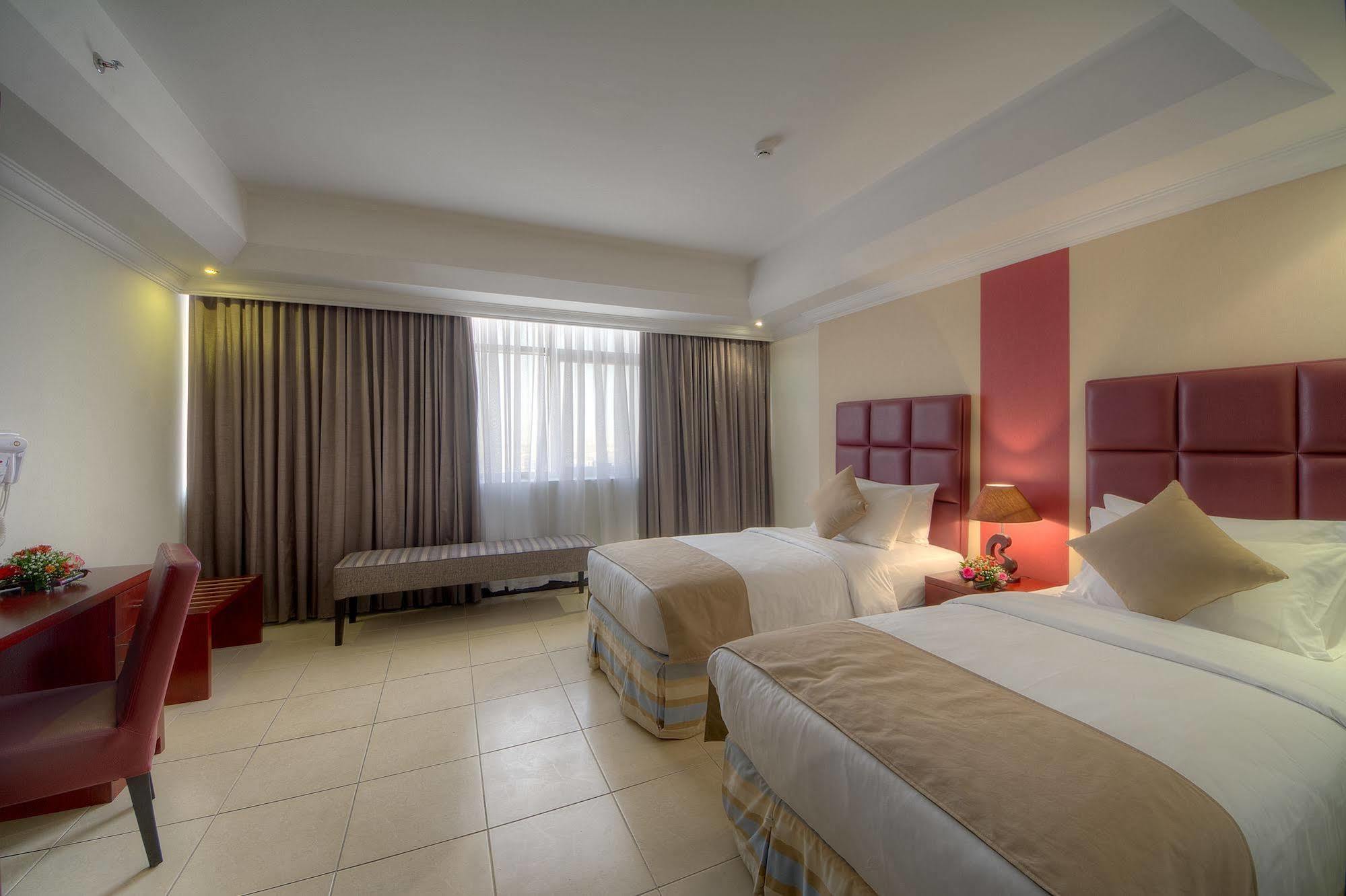 Ewan Ajman Suites Hotel Exterior foto